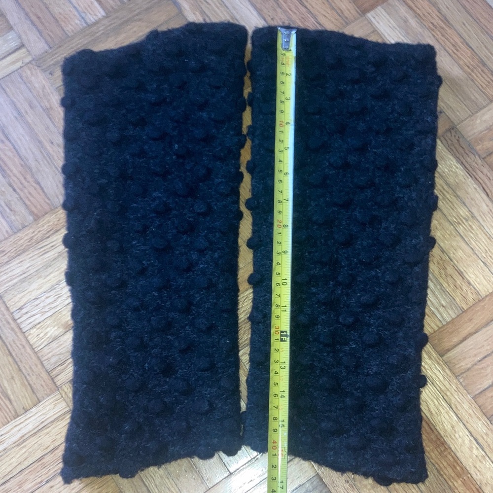 Bellanatur Wool Black Textures Leg Warmers NWOT - Picture 3 of 4